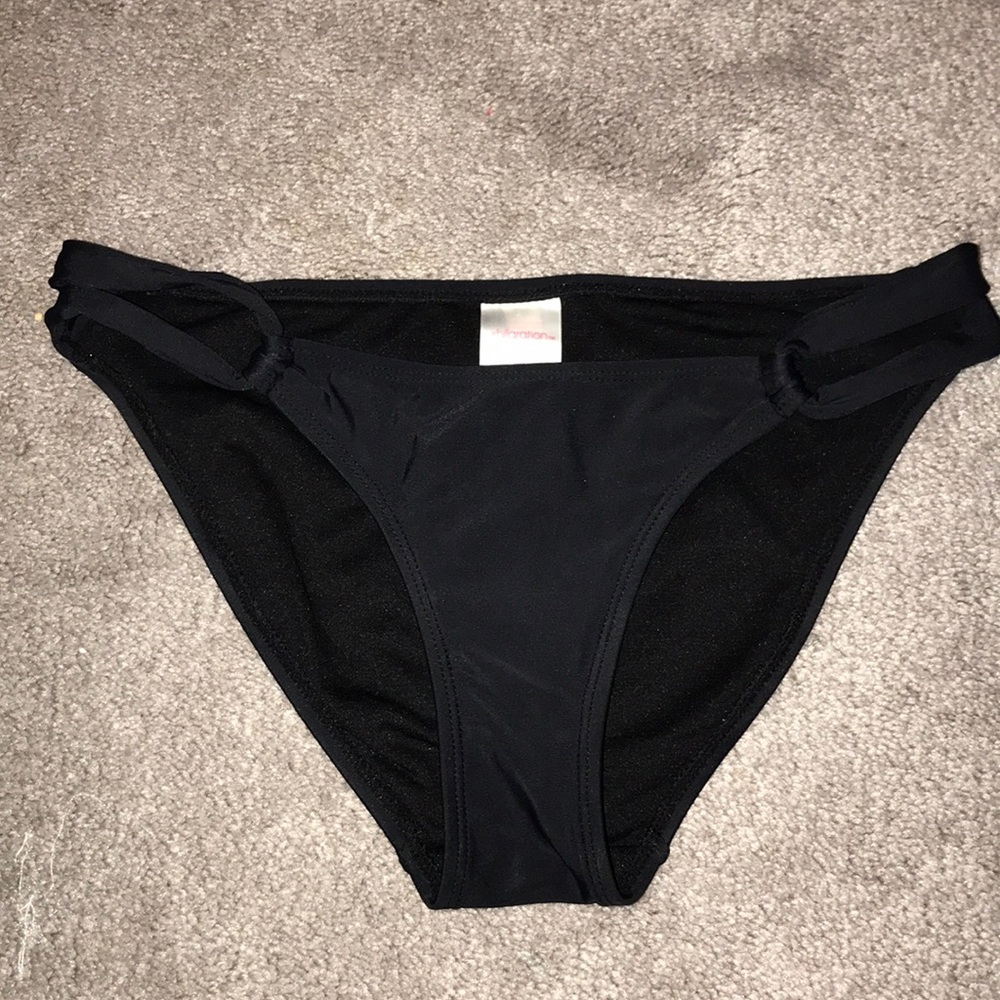 Black bikini bottoms